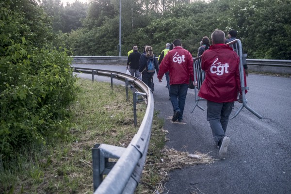 Nous entrons sur l’autoroute A25 par une bretelle de sortie.