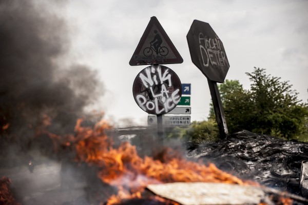 blocage devant le dépôt pétrolier de Douchy-les-Mines