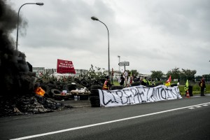 blocage devant le dépôt pétrolier de Douchy-les-Mines