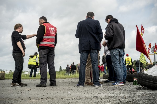 blocage devant le dépôt pétrolier de Douchy-les-Mines