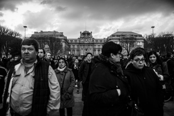 Plus de 500 personnes ont manifesté dans les rues de Lille en soutien à Théo et contre les violences policières.
En fin de la manif le cortège se sépare. Près de la moitié poursuit en manif spontanée qui sera très rapidement stoppée par la police largement déployée. 

Lille, le 15 février 2017