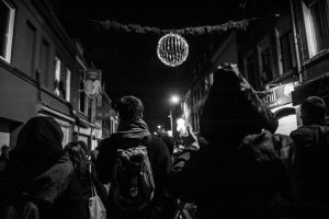 Plus de 500 personnes ont manifesté dans les rues de Lille en soutien à Théo et contre les violences policières.
En fin de la manif le cortège se sépare. Près de la moitié poursuit en manif spontanée qui sera très rapidement stoppée par la police largement déployée. 

Lille, le 15 février 2017