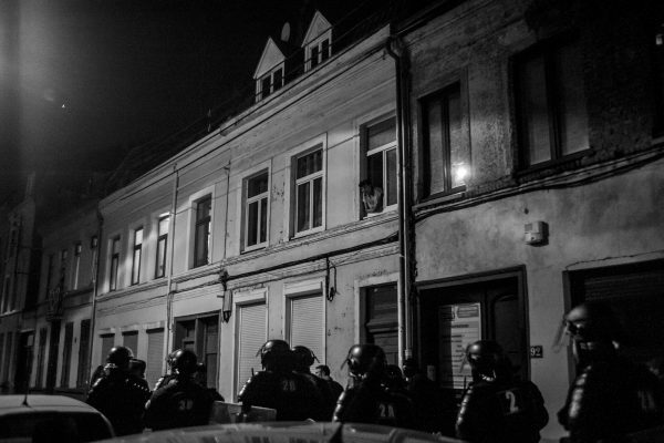 Plus de 500 personnes ont manifesté dans les rues de Lille en soutien à Théo et contre les violences policières.
En fin de la manif le cortège se sépare. Près de la moitié poursuit en manif spontanée qui sera très rapidement stoppée par la police largement déployée. 

Lille, le 15 février 2017