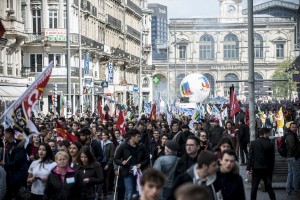Près de 10 000 personnes ont défilé pour la 4ème manifestation nationale contre la loi travail El Khomri à Lille