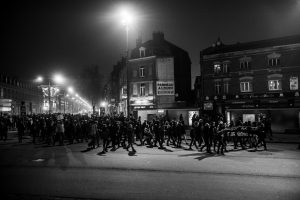 Manifestation en soutien à Théo et contre les violences policières – Lille – 9 février 2017 

Porte des Postes, la police bloque l’accès au commissariat et à Lille-Sud
